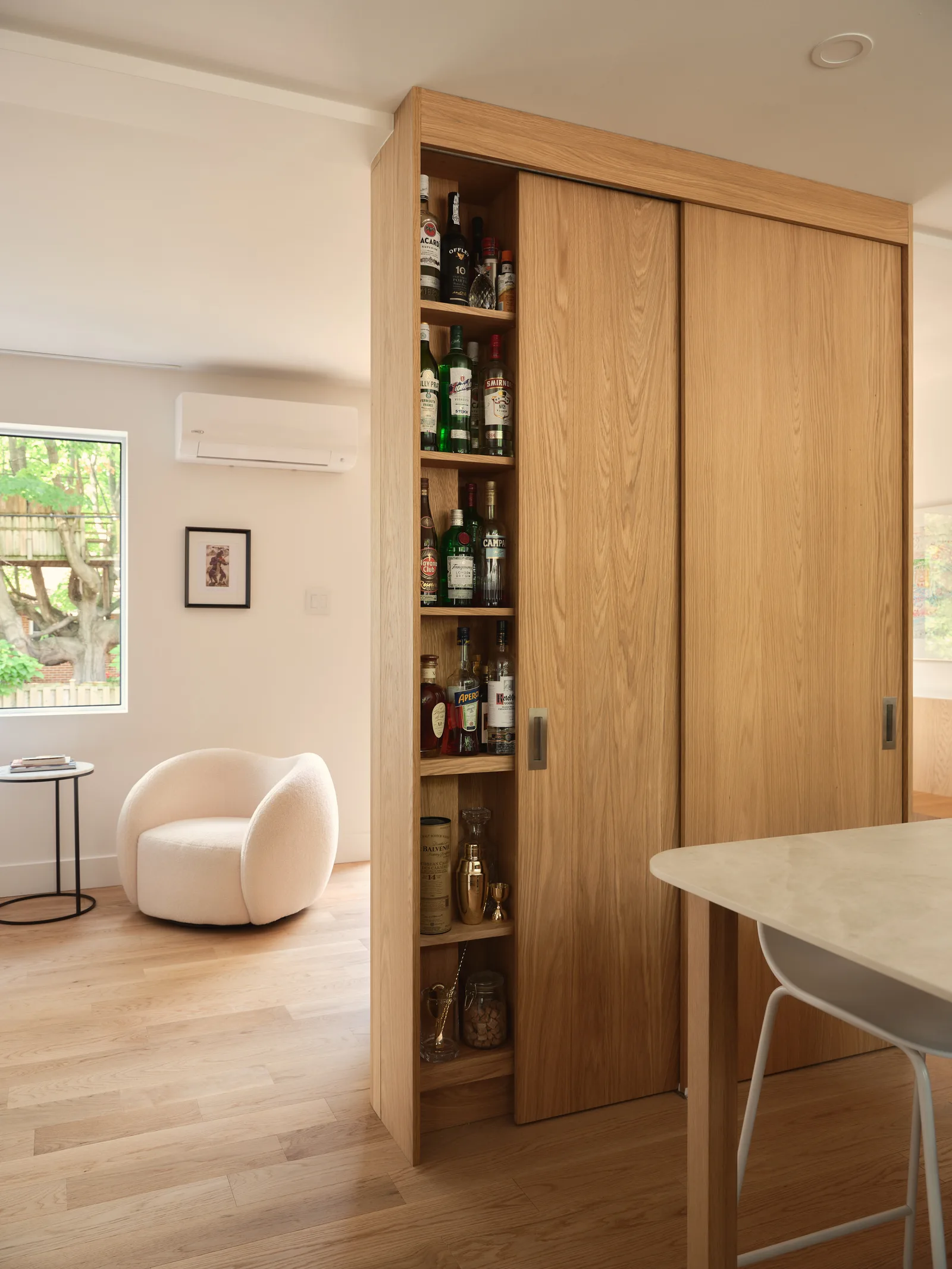 Mobilier intégré by Gepetto Ébénisterie · custom millwork handcrafted in Boucherville for Montréal and Québec residences