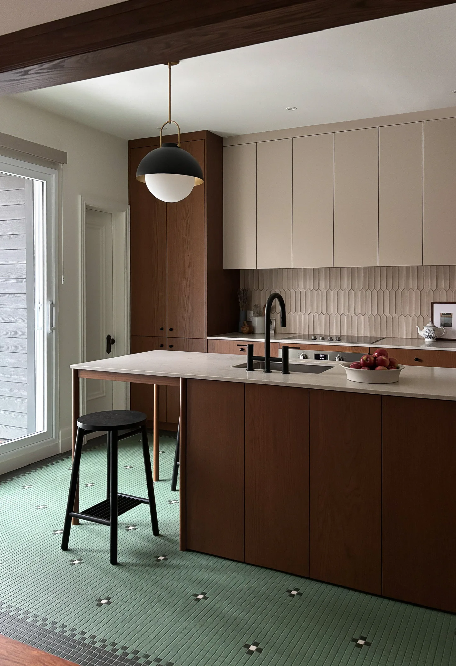 Beaconsfield · Cuisines sur mesure by Gepetto Ébénisterie · custom millwork project in Montréal