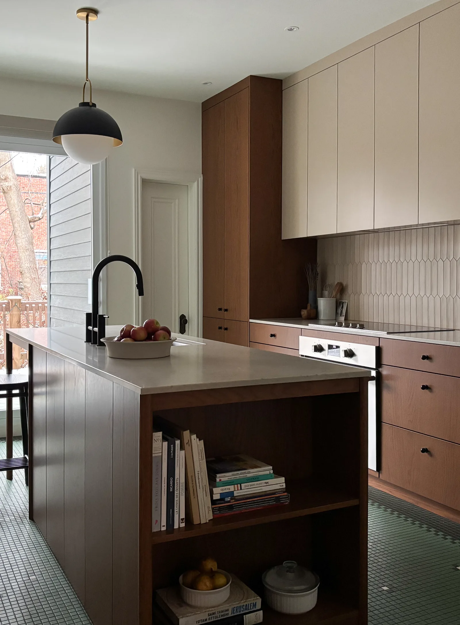 Beaconsfield · Cuisines sur mesure by Gepetto Ébénisterie · custom millwork project in Montréal