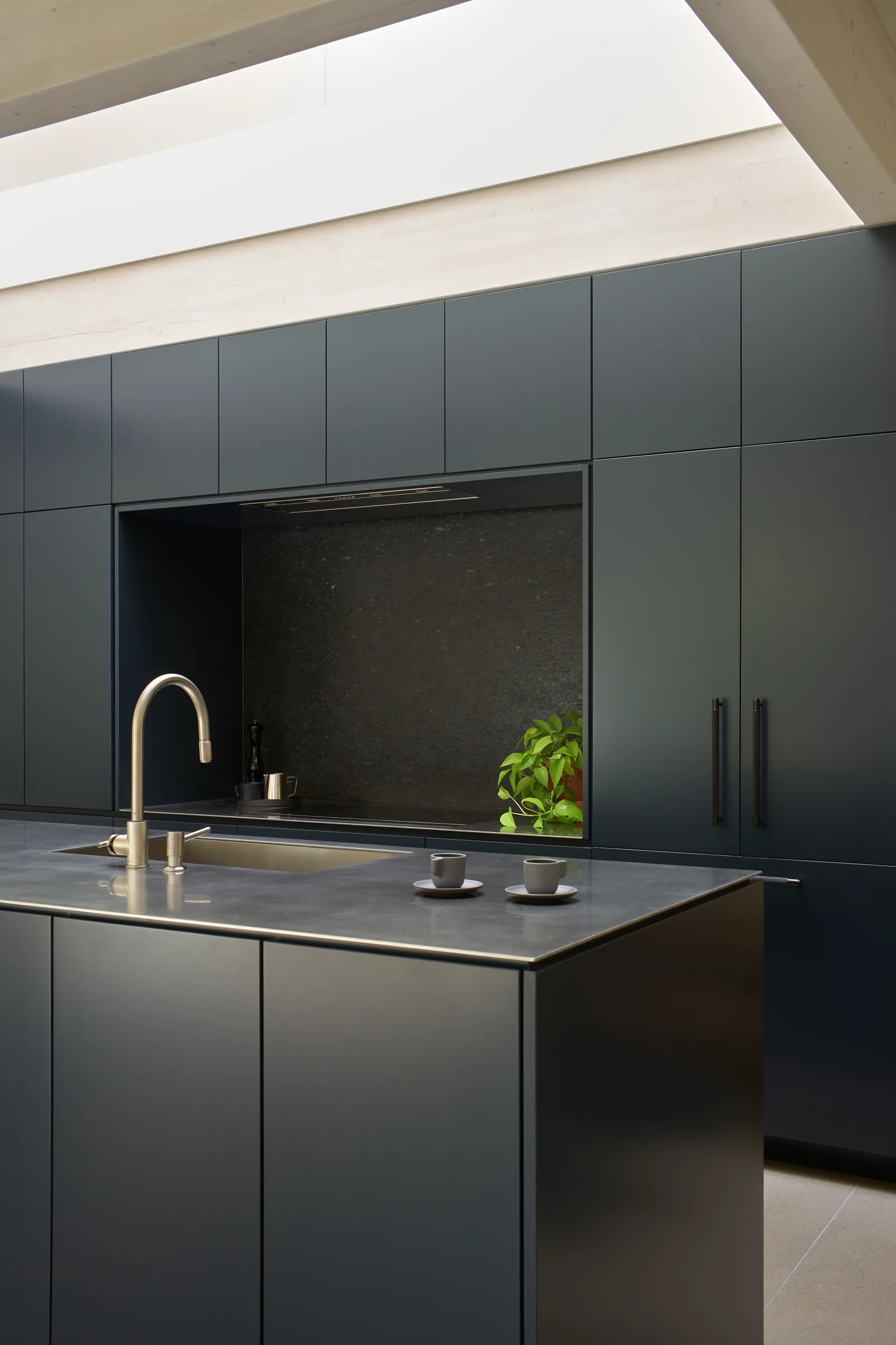 Clark · Cuisines sur mesure by Gepetto Ébénisterie · custom millwork project in Montréal